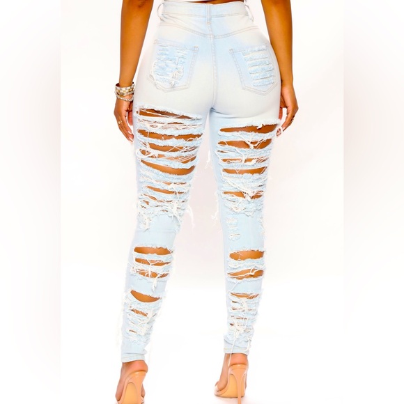 Light blue wash Jeans - Picture 2 of 3